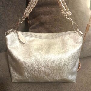 🤠Like New Imoshion Silver Pebbled Faux Leather Shoulder Bag/Purse With 3 Chains